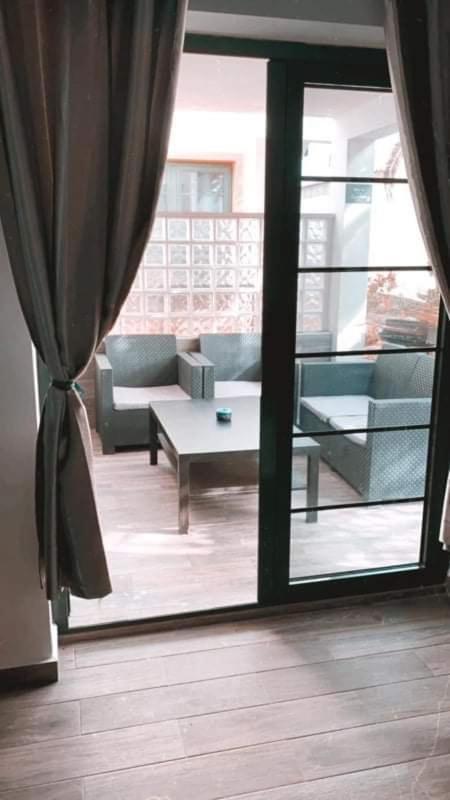 Canary Getaway *